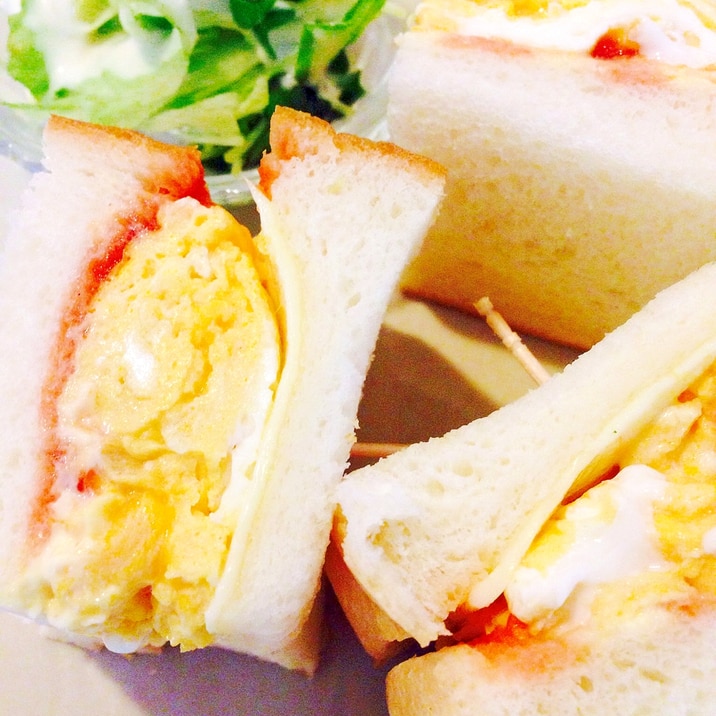 ★朝ごはん！ぶ厚い卵焼きのサンドイッチ！